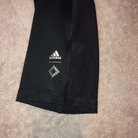 NWOT ADIDAS Black Calf Mesh Capri Leggings Active Pants Sz L - Picture 5 of 8
